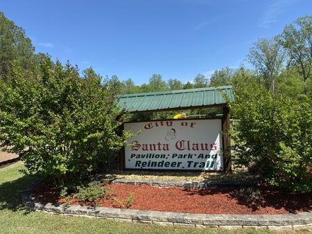 Santa Claus, Georgia welcome sign